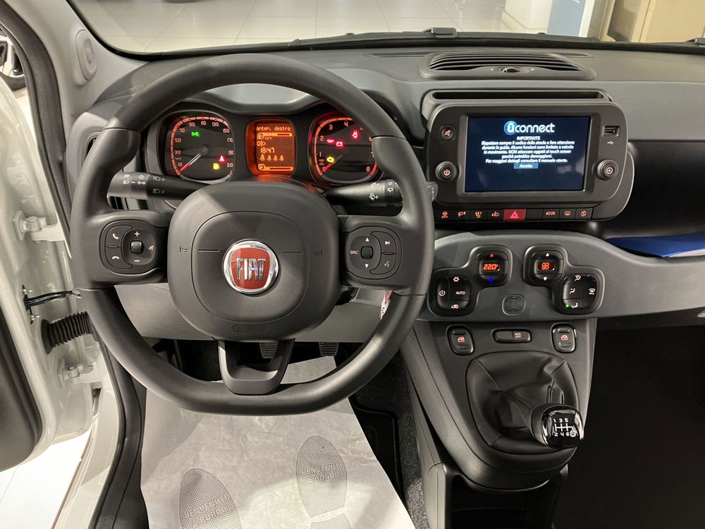 Fiat Panda Cross nuova a Parma (9)