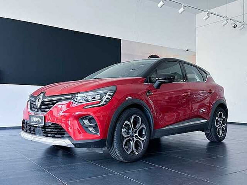 Renault Captur Plug-in Hybrid E-Tech 160 CV Intens  del 2021 usata a Rende (2)