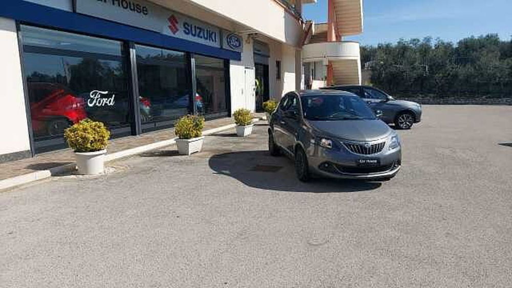 Lancia Ypsilon usata a Latina (2)