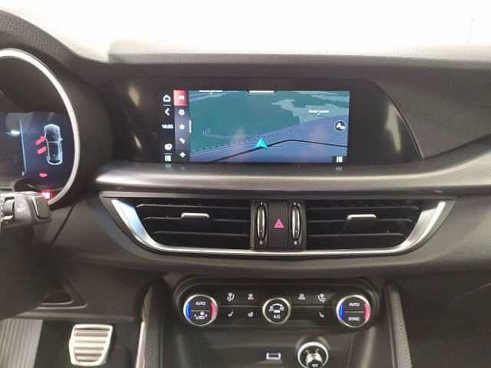 Alfa Romeo Stelvio nuova a Cuneo (12)