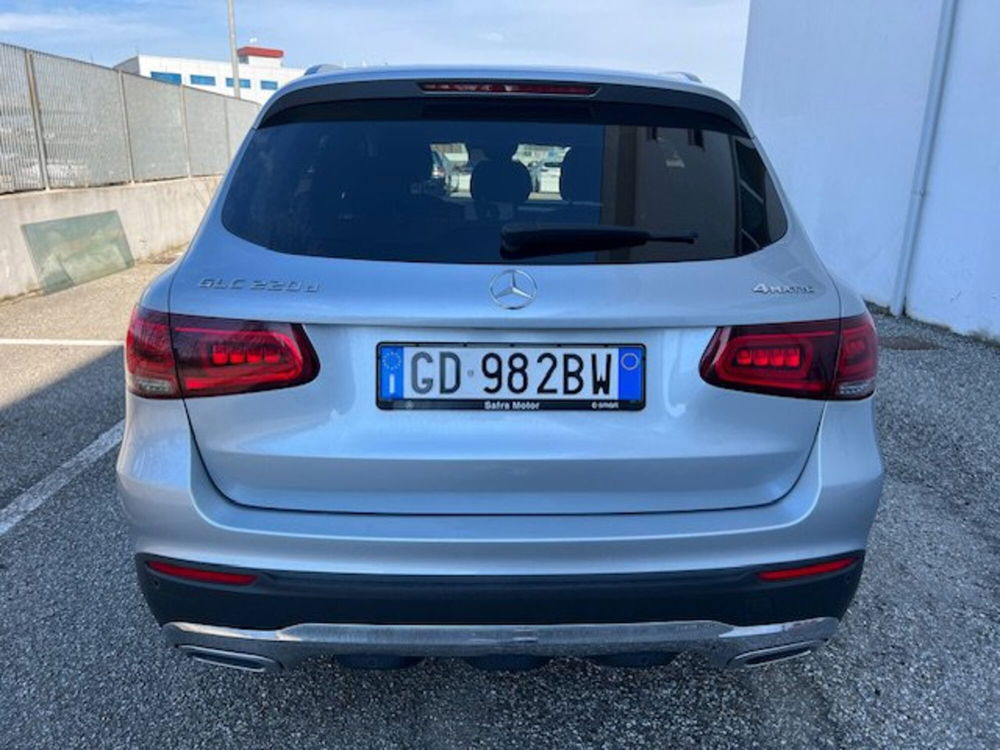 Mercedes-Benz GLC SUV 220 d 4Matic Sport  del 2021 usata a Rende (5)