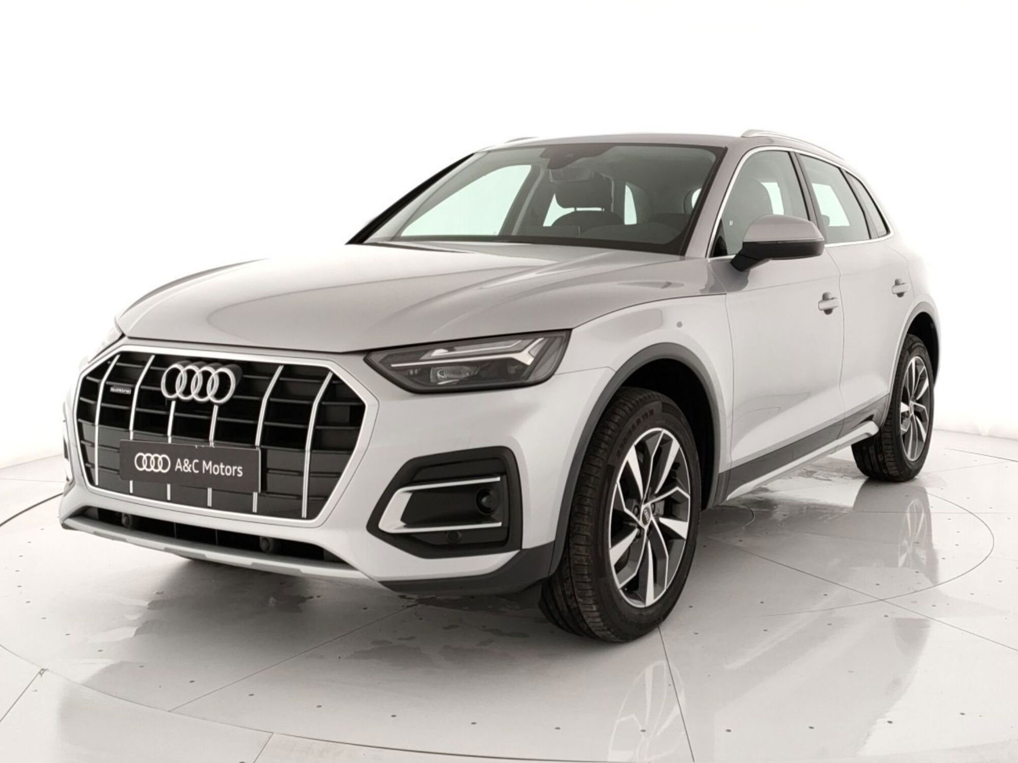 Audi Q5 40 TDI 204 CV quattro S tronic Business  del 2023 usata a Torre Annunziata