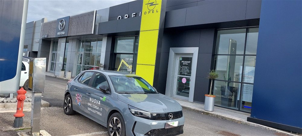 Opel Corsa-e (2019-->>) del 2023 usata a Ceccano