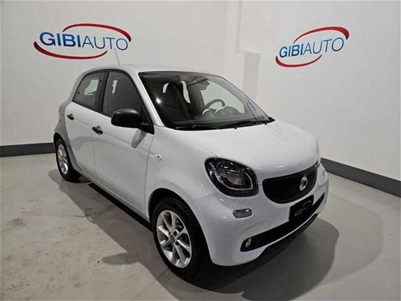 smart forfour forfour 70 1.0 Youngster  del 2017 usata a Palermo