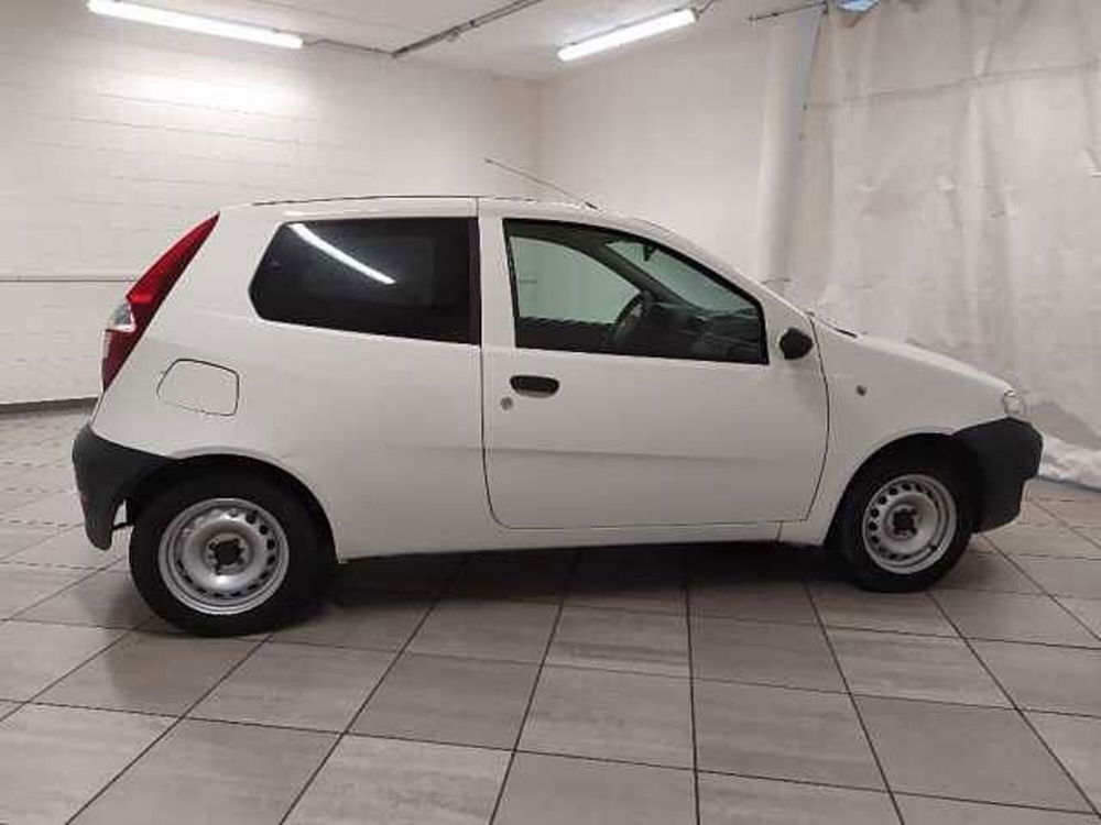 Fiat Punto 1.2 3 porte 2 posti Van  del 2009 usata a Cuneo (5)
