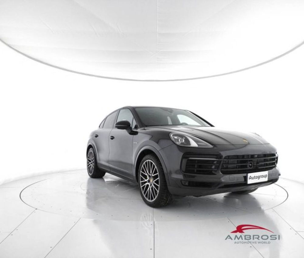 Porsche Cayenne 3.0 V6 E-Hybrid  del 2021 usata a Corciano (2)