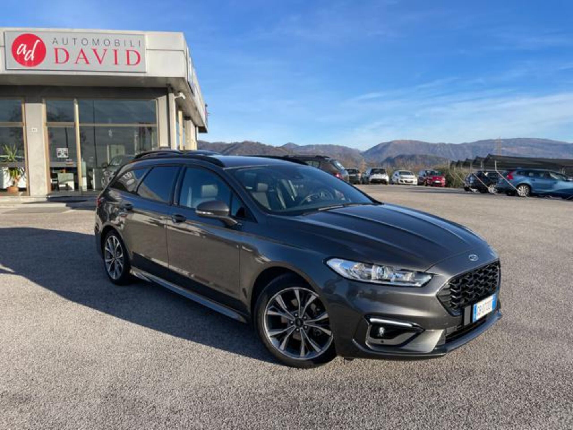 Ford Mondeo Station Wagon Full Hybrid 2.0 187 CV eCVT SW ST-Line Business  del 2020 usata a Maniago