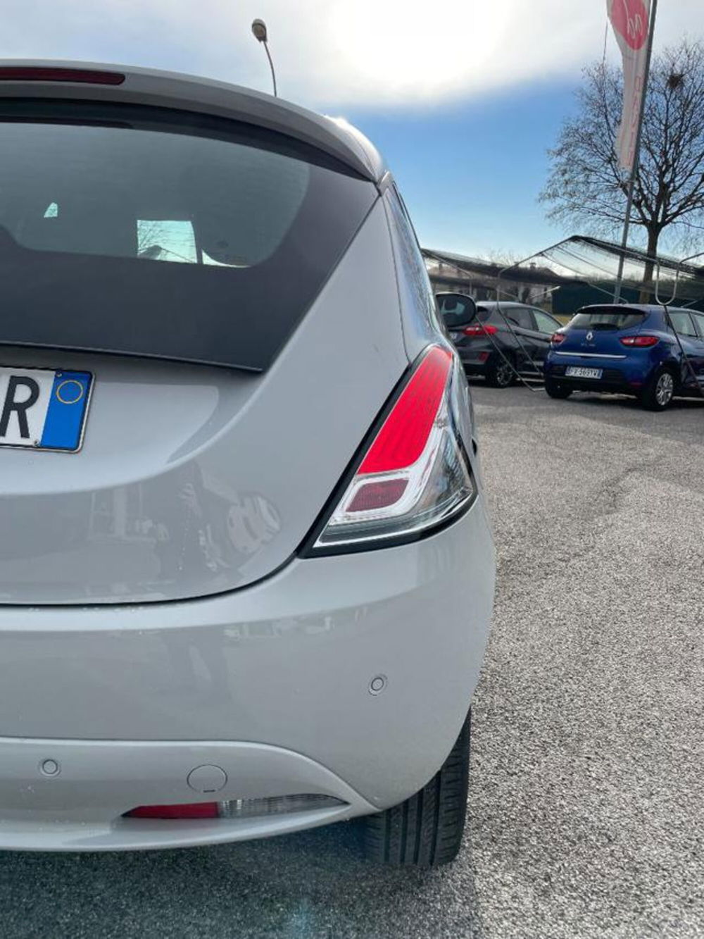 Lancia Ypsilon usata a Pordenone (6)