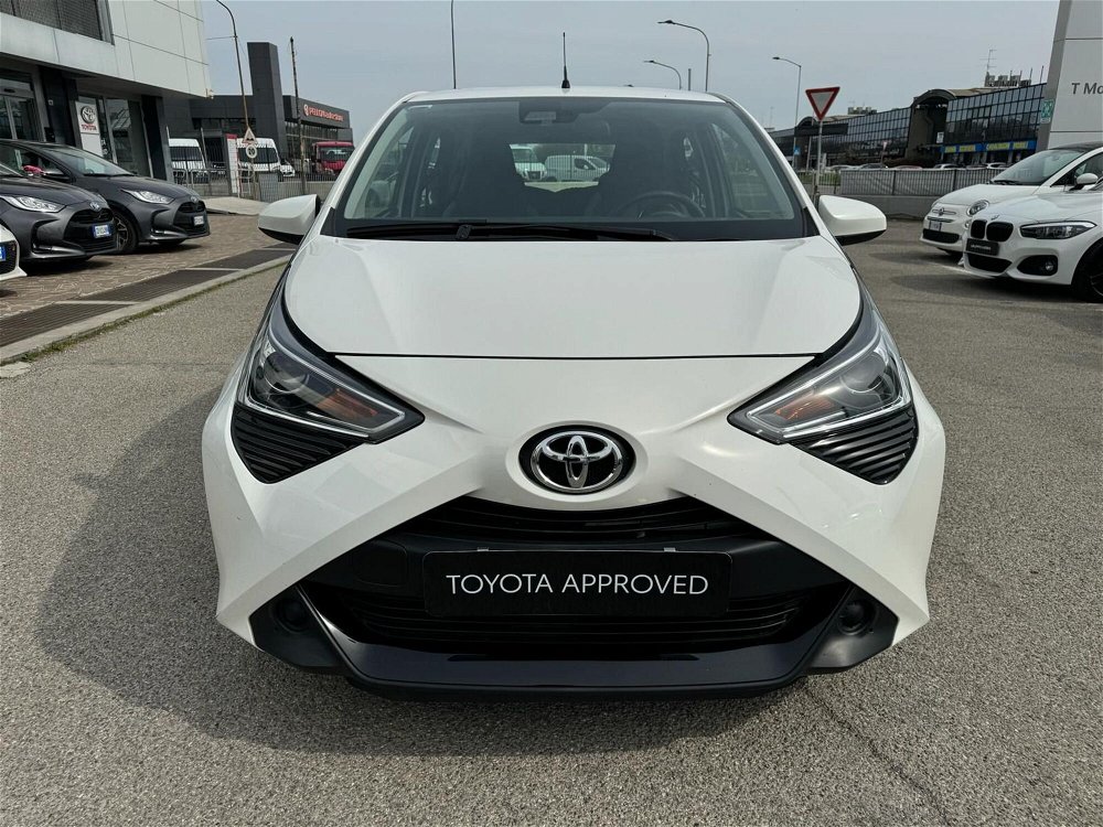 Toyota Aygo Connect 1.0 VVT-i 72 CV 5 porte x-cool del 2020 usata a Modena (3)