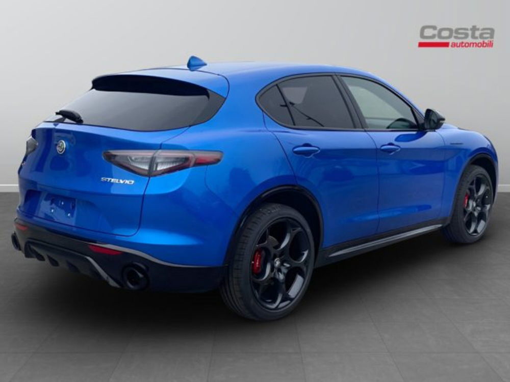 Alfa Romeo Stelvio nuova a Treviso (7)