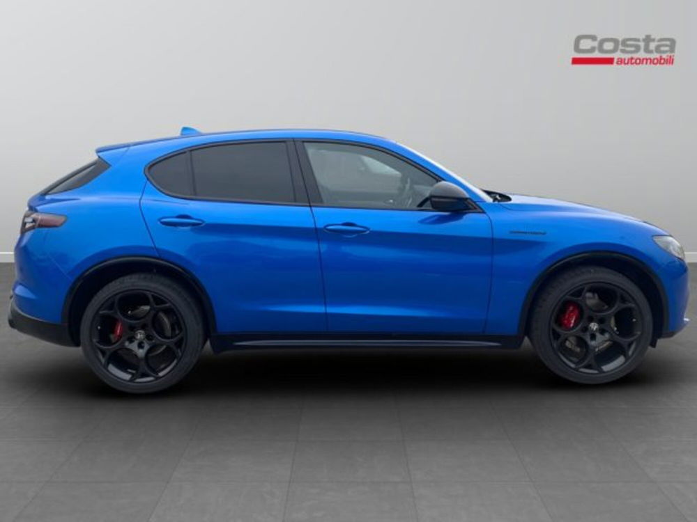 Alfa Romeo Stelvio nuova a Treviso (8)