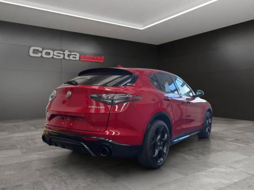 Alfa Romeo Stelvio nuova a Treviso (7)