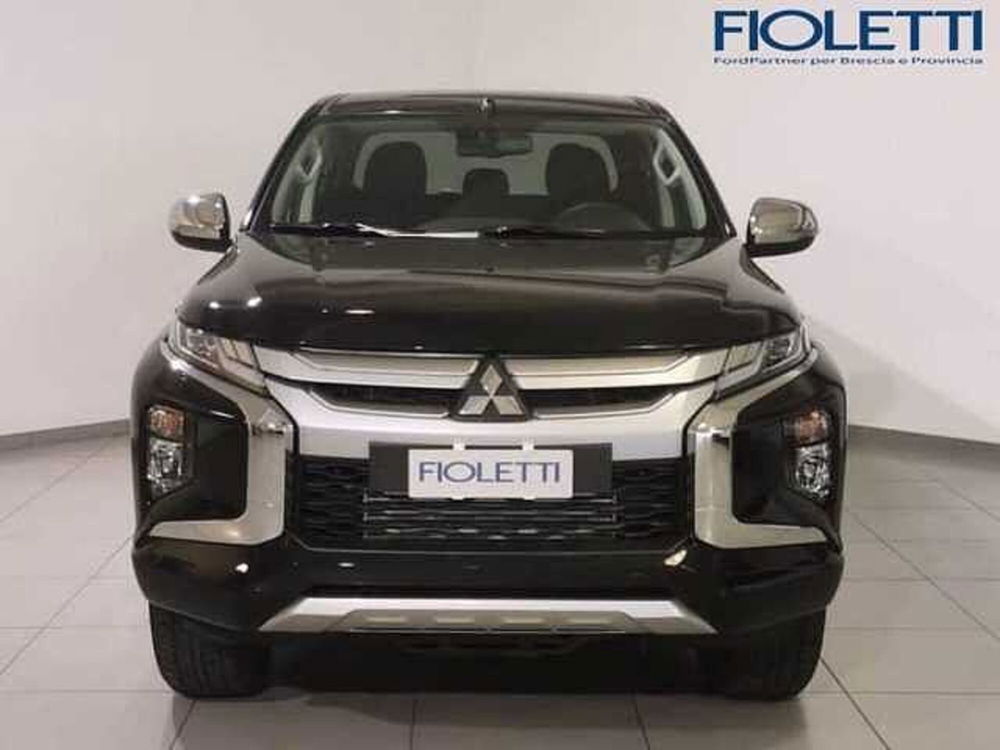 Mitsubishi L200 nuova a Brescia (3)