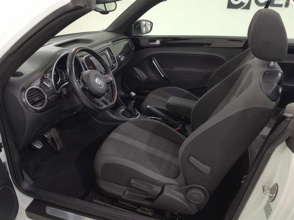 Volkswagen Maggiolino Cabrio 2.0 TDI Sport BlueMotion Technology del 2016 usata a Salerno (5)