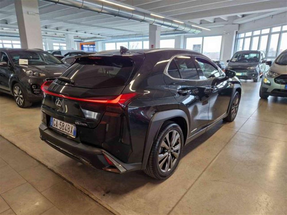 Lexus UX Hybrid F Sport  del 2020 usata a Imola (5)