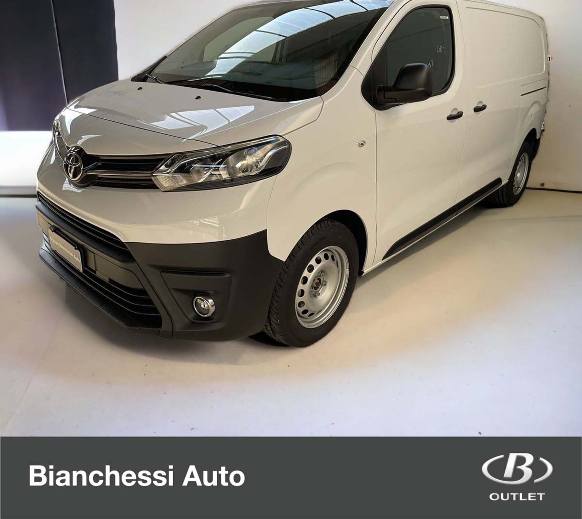 Toyota Proace 2.0D 144CV S&amp;S PL-TN Furgone Medium 4p.14q Comfort nuova a Cremona