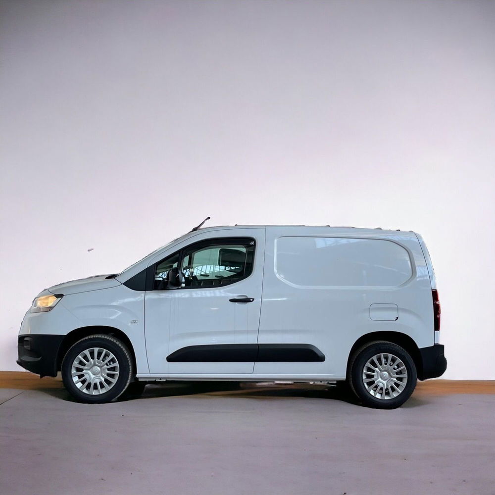 Toyota Proace City nuova a Cremona (6)