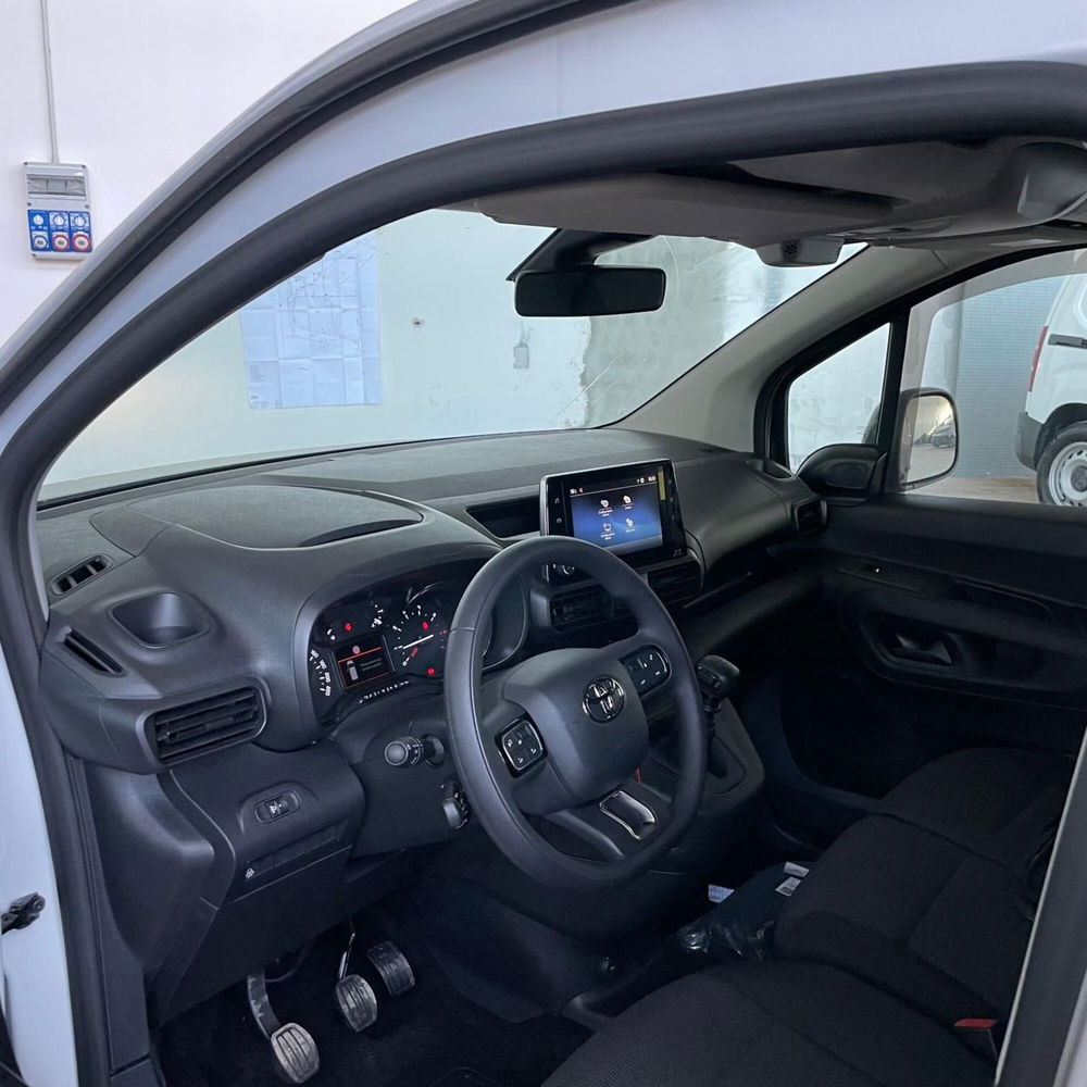 Toyota Proace City nuova a Cremona (9)