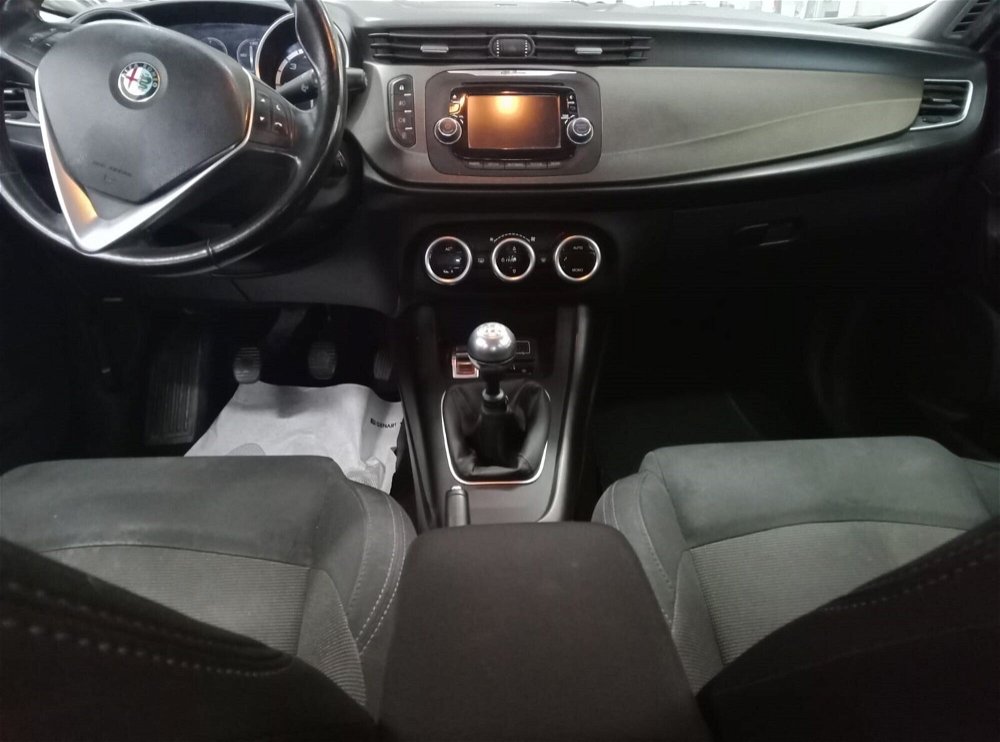 Alfa Romeo Giulietta 1.6 JTDm-2 120 CV Distinctive del 2016 usata a Acqui Terme (5)