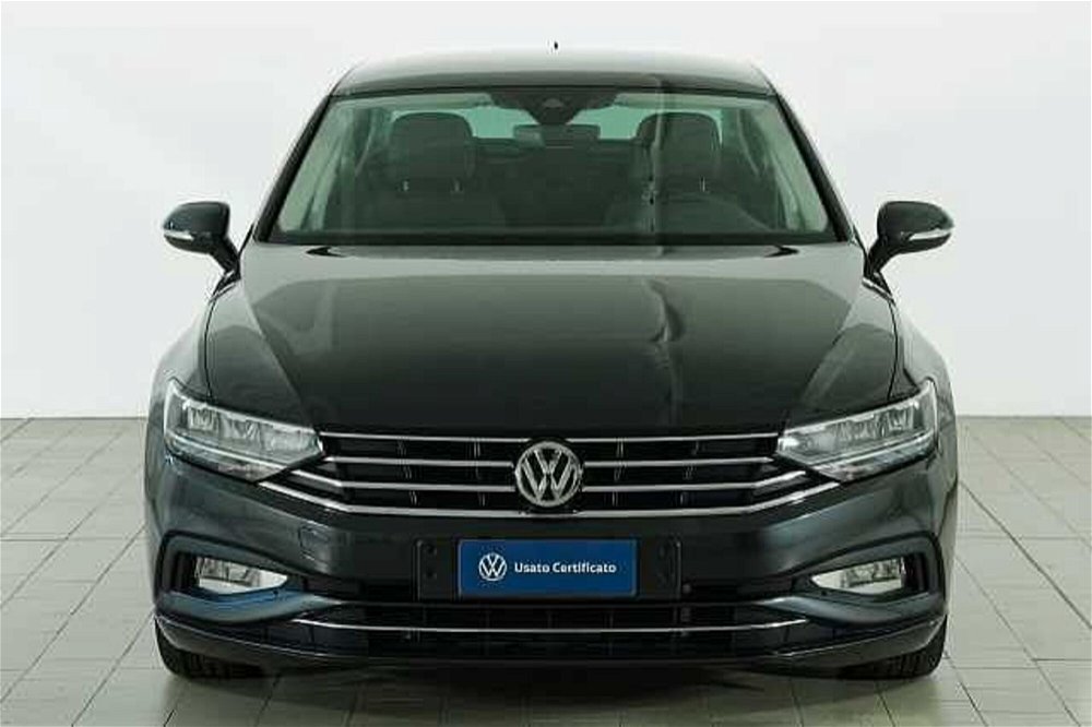 Volkswagen Passat 1.6 TDI SCR DSG Business BMT  del 2020 usata a Barni (3)