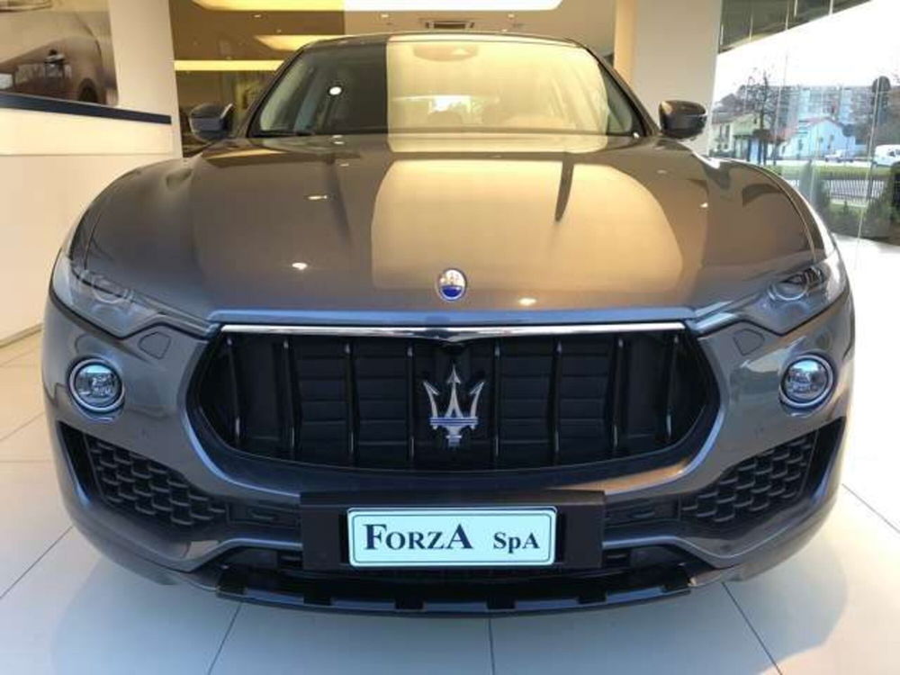 Maserati Levante usata a Torino (2)