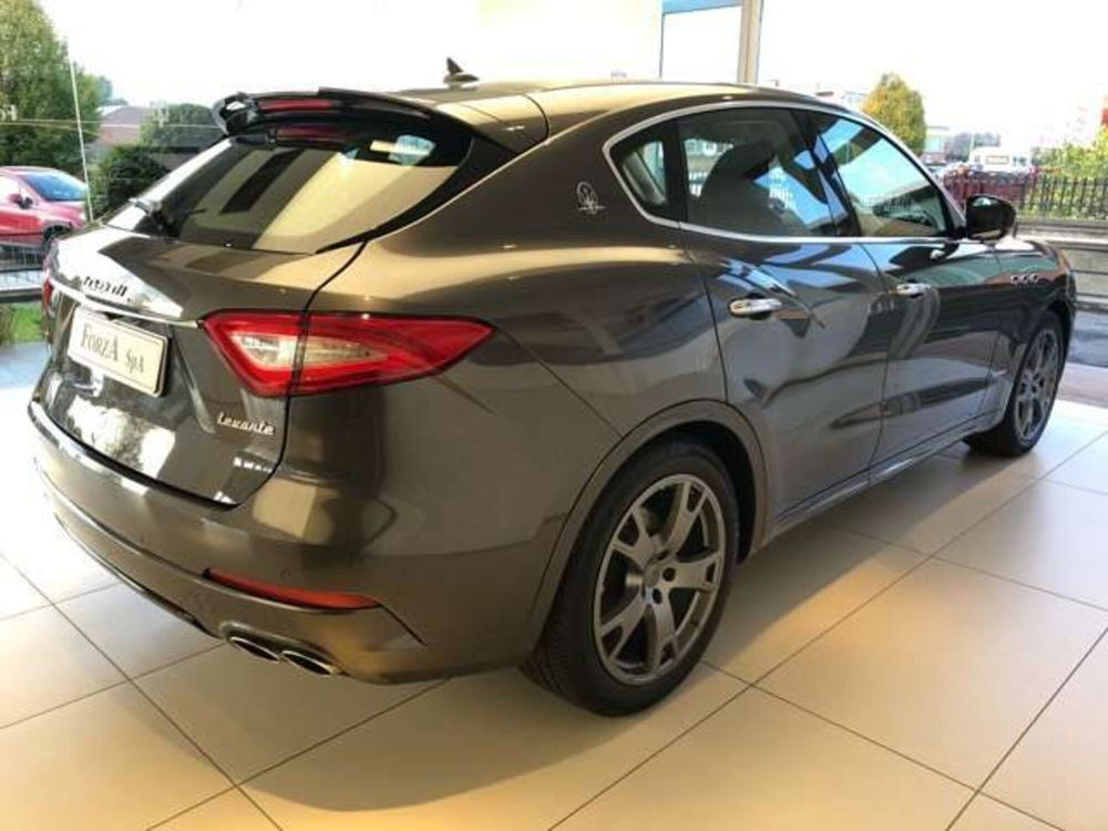 Maserati Levante usata a Torino (8)