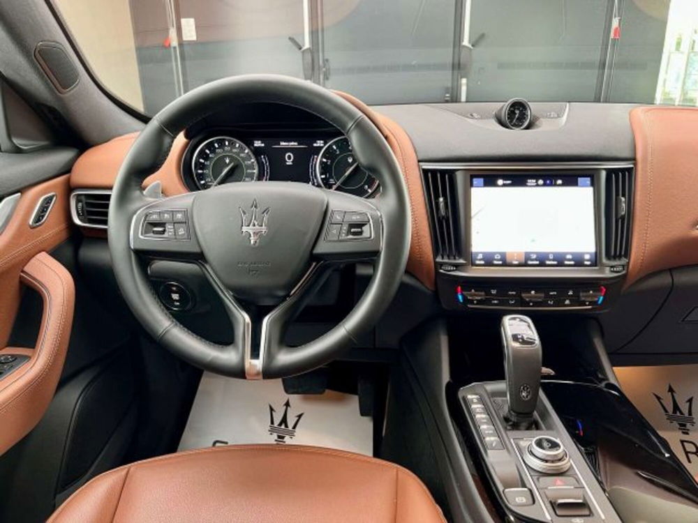 Maserati Levante usata a Torino (14)