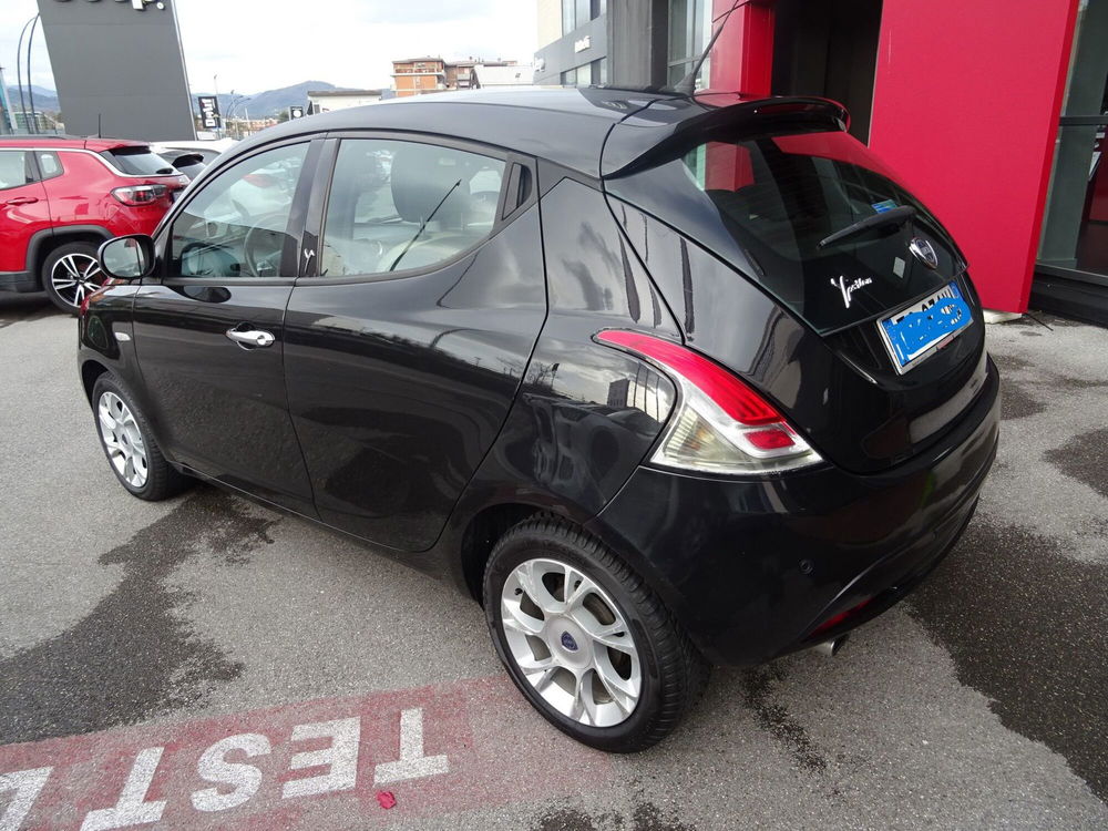 Lancia Ypsilon usata a Lucca (2)