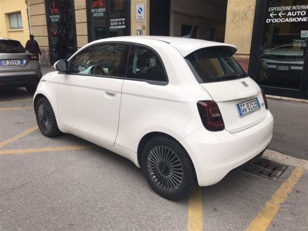 Fiat 500e Icon Berlina 42 kWh  del 2021 usata a Milano (2)