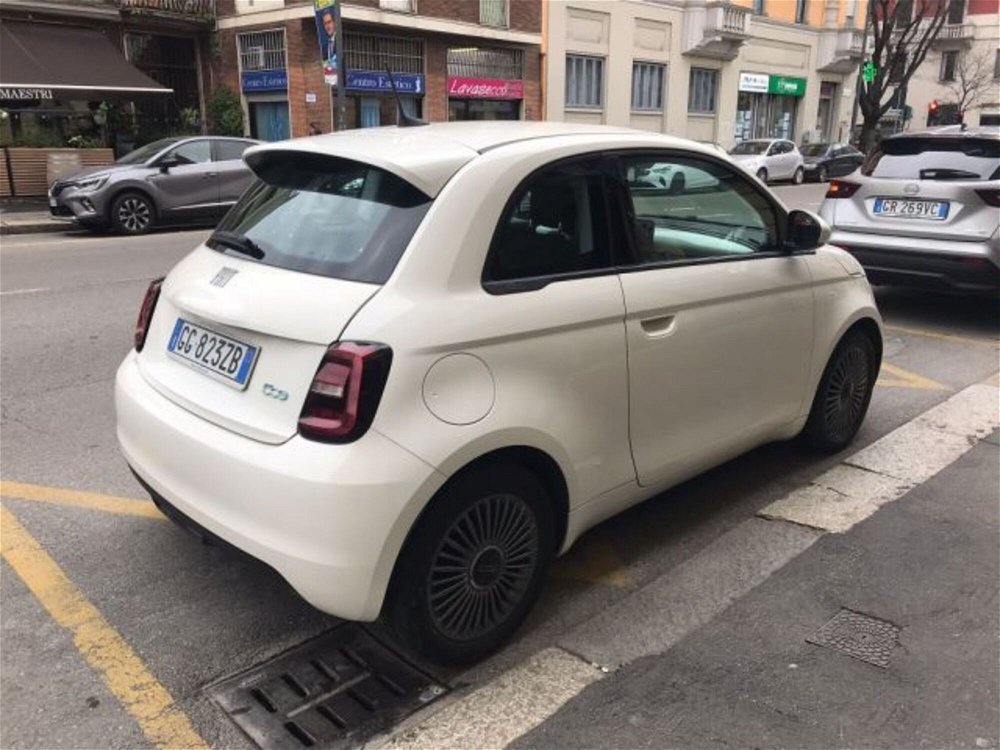 Fiat 500e Icon Berlina 42 kWh  del 2021 usata a Milano (4)