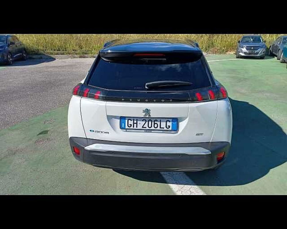 Peugeot 2008 motore elettrico 136 CV GT Line del 2021 usata a Pozzuoli (3)