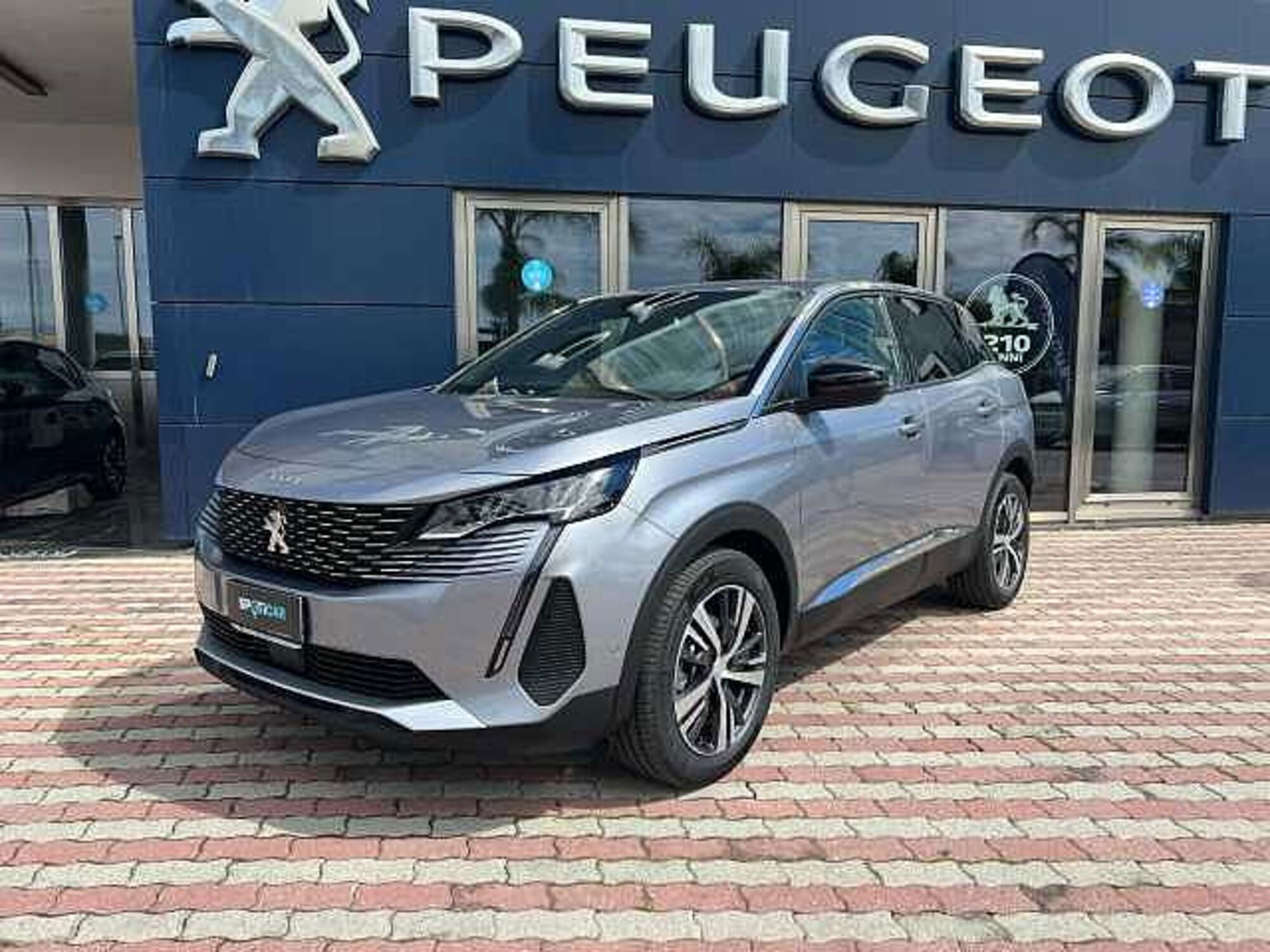 Peugeot 5008 1.2 hybrid 48V Allure Pack 136cv e-dcs 6 nuova a San Gregorio d&#039;Ippona