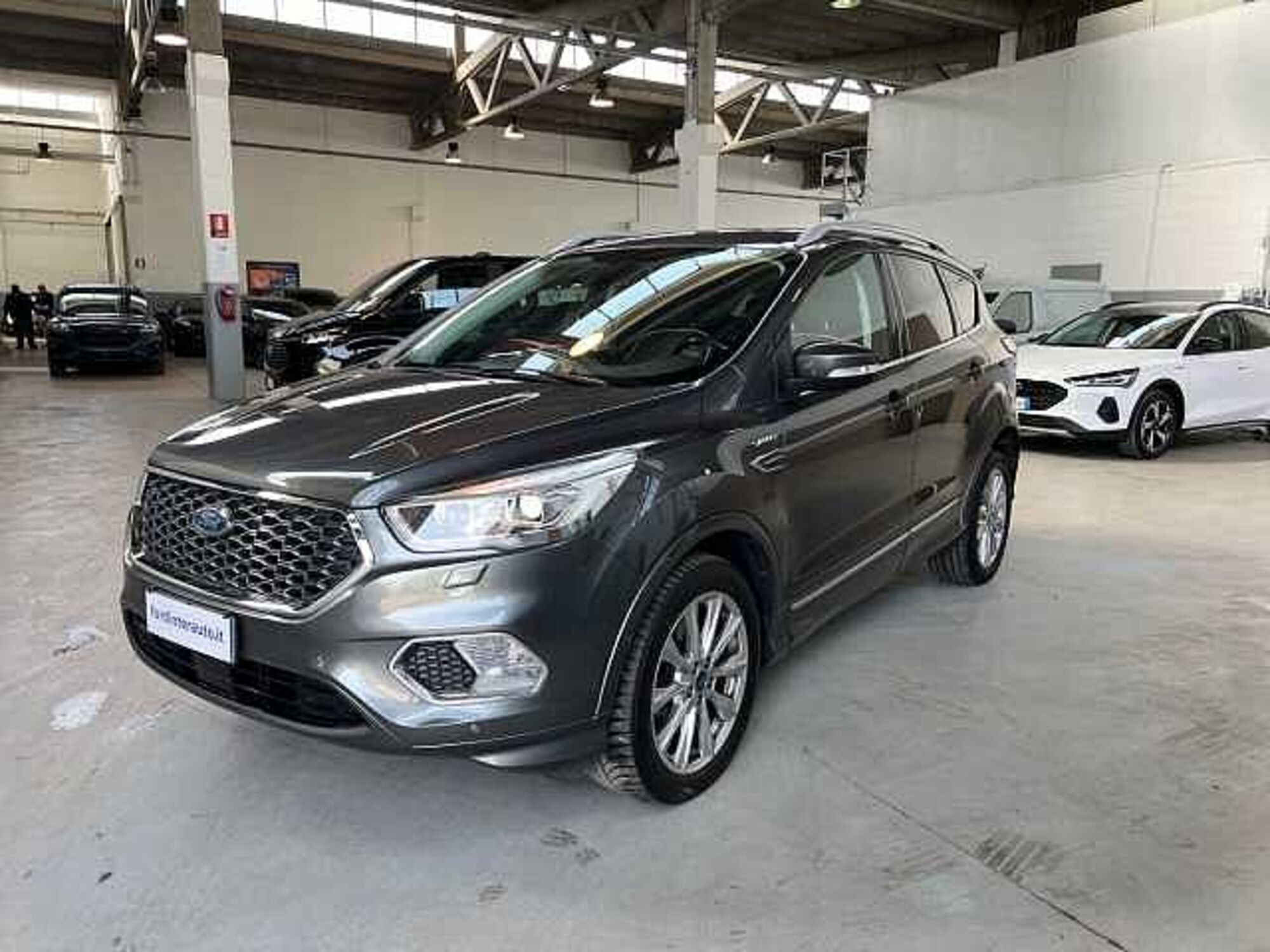 Ford Kuga 2.0 TDCI 150 CV S&amp;S 4WD Powershift Vignale  del 2017 usata a Melegnano