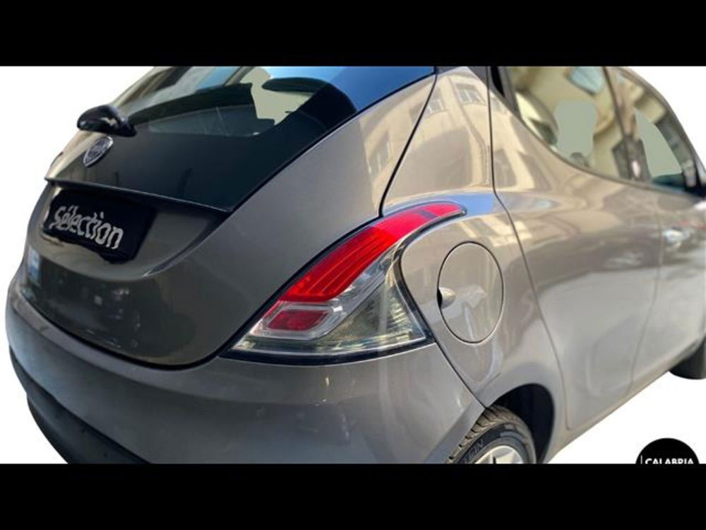 Lancia Ypsilon usata a Reggio Calabria (14)