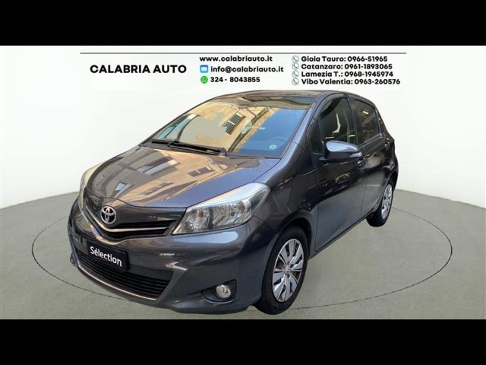 Toyota Yaris 1.0 5 porte Lounge  del 2013 usata a Gioia Tauro