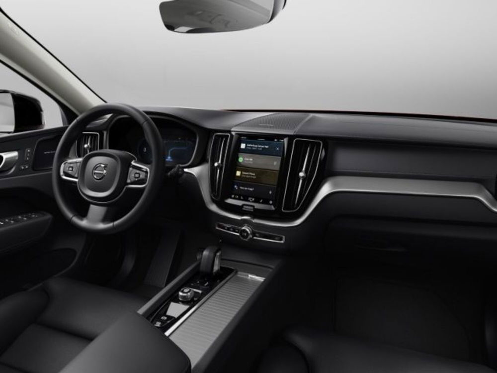 Volvo XC60 nuova a Modena (9)