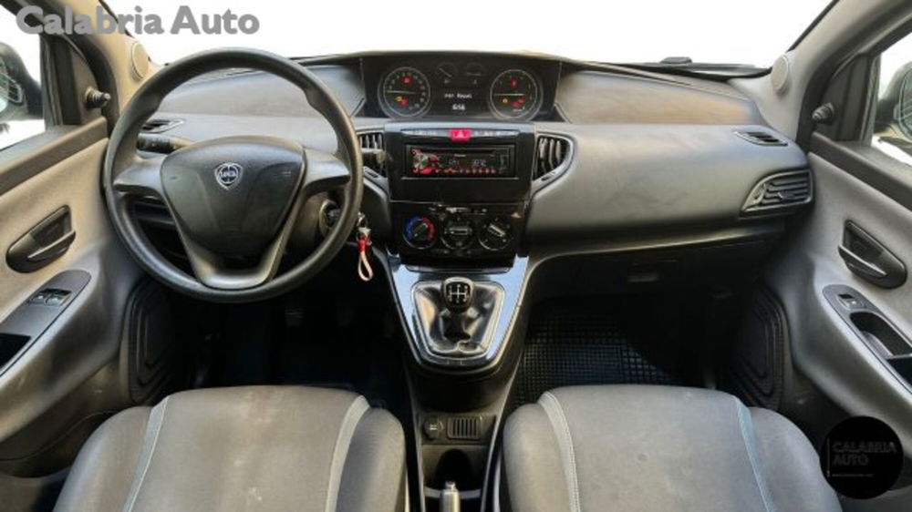 Lancia Ypsilon usata a Reggio Calabria (7)