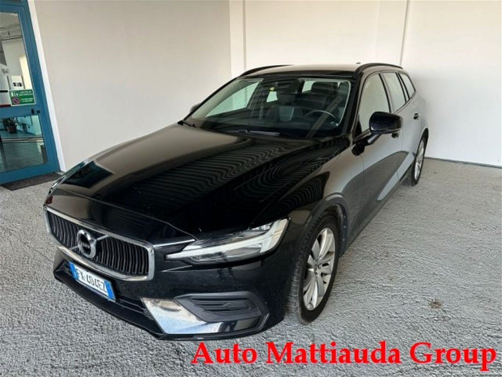 Volvo V60 D3 Geartronic Business Plus  del 2019 usata a Cuneo (2)