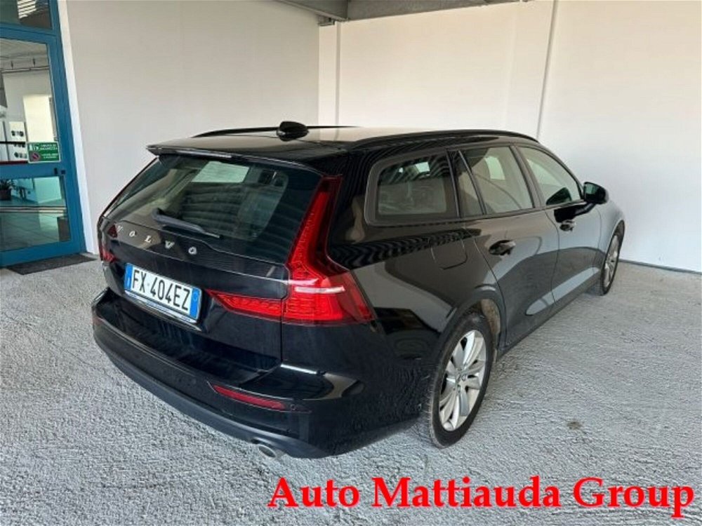 Volvo V60 D3 Geartronic Business Plus  del 2019 usata a Cuneo (5)