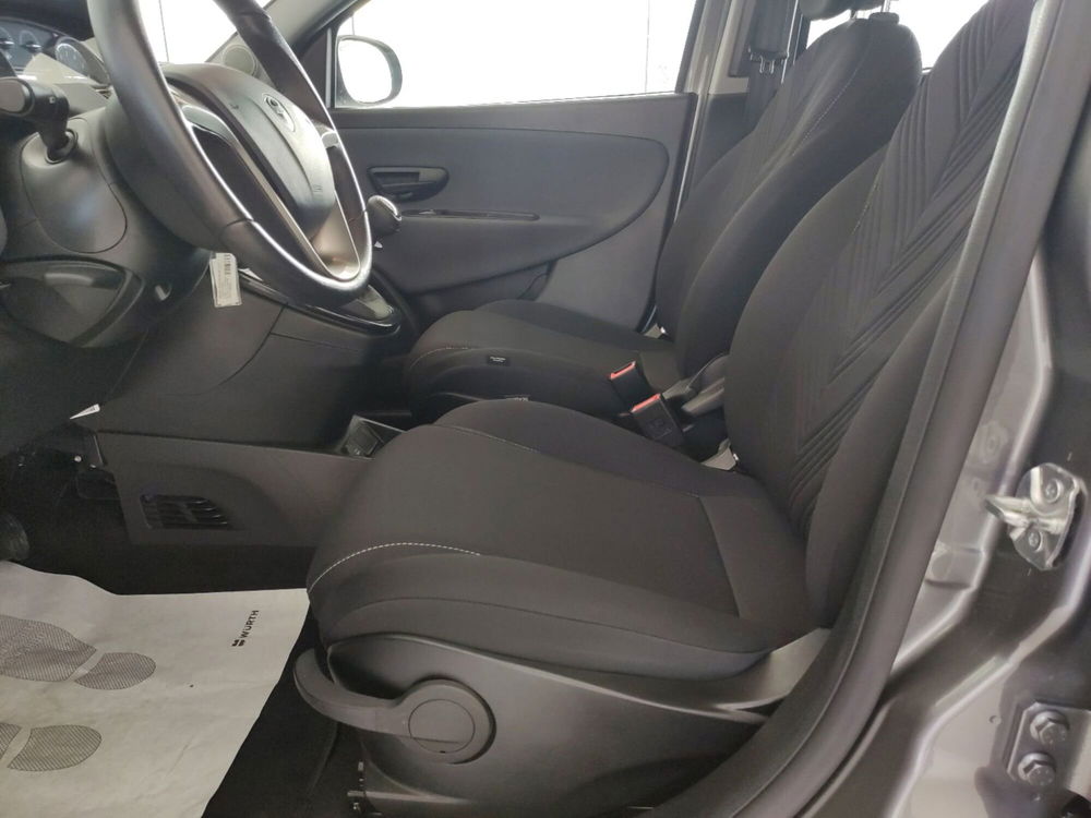 Lancia Ypsilon usata a Arezzo (17)