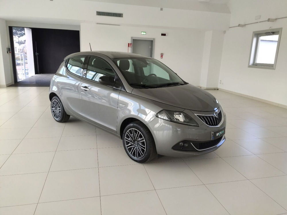 Lancia Ypsilon usata a Arezzo (8)