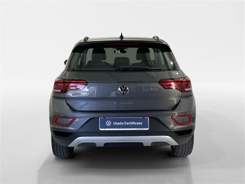 Volkswagen T-Roc 1.5 TSI ACT DSG Life del 2023 usata a Massa (4)