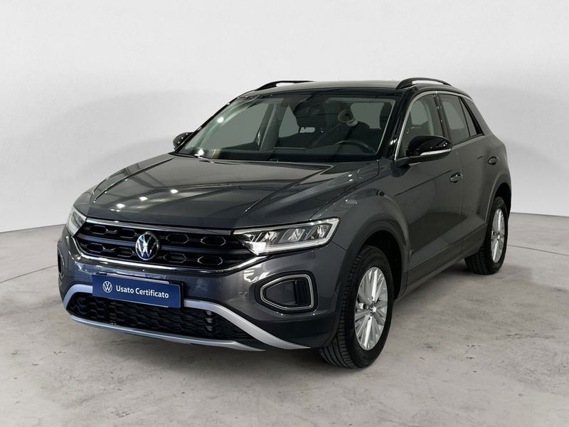 Volkswagen T-Roc 1.5 tsi Life dsg del 2023 usata a Massa