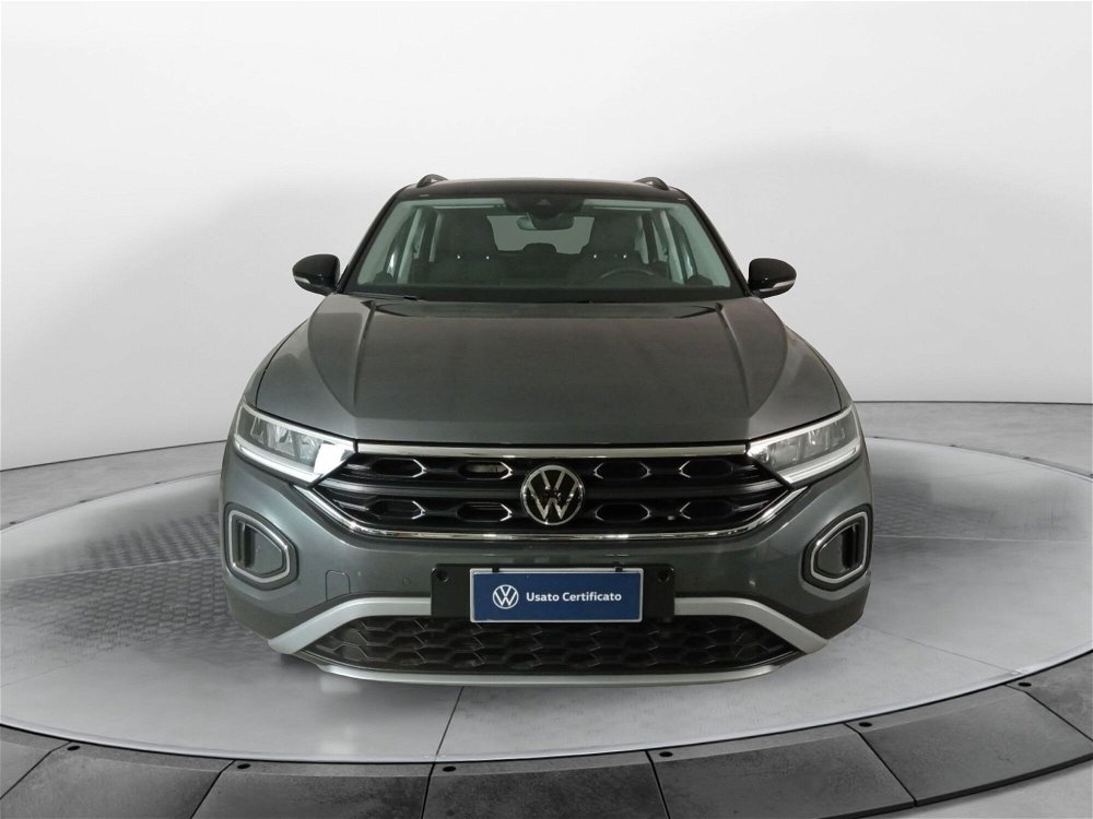 Volkswagen T-Roc 2.0 TDI SCR Life del 2023 usata a Carnago (2)
