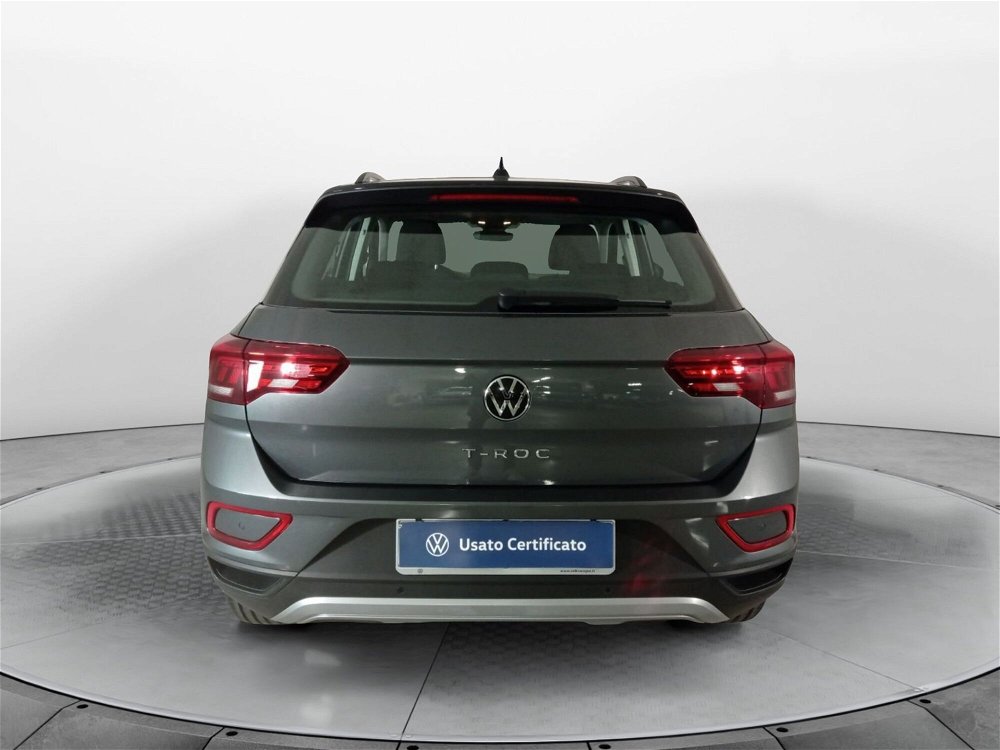 Volkswagen T-Roc 2.0 TDI SCR Life del 2023 usata a Carnago (4)