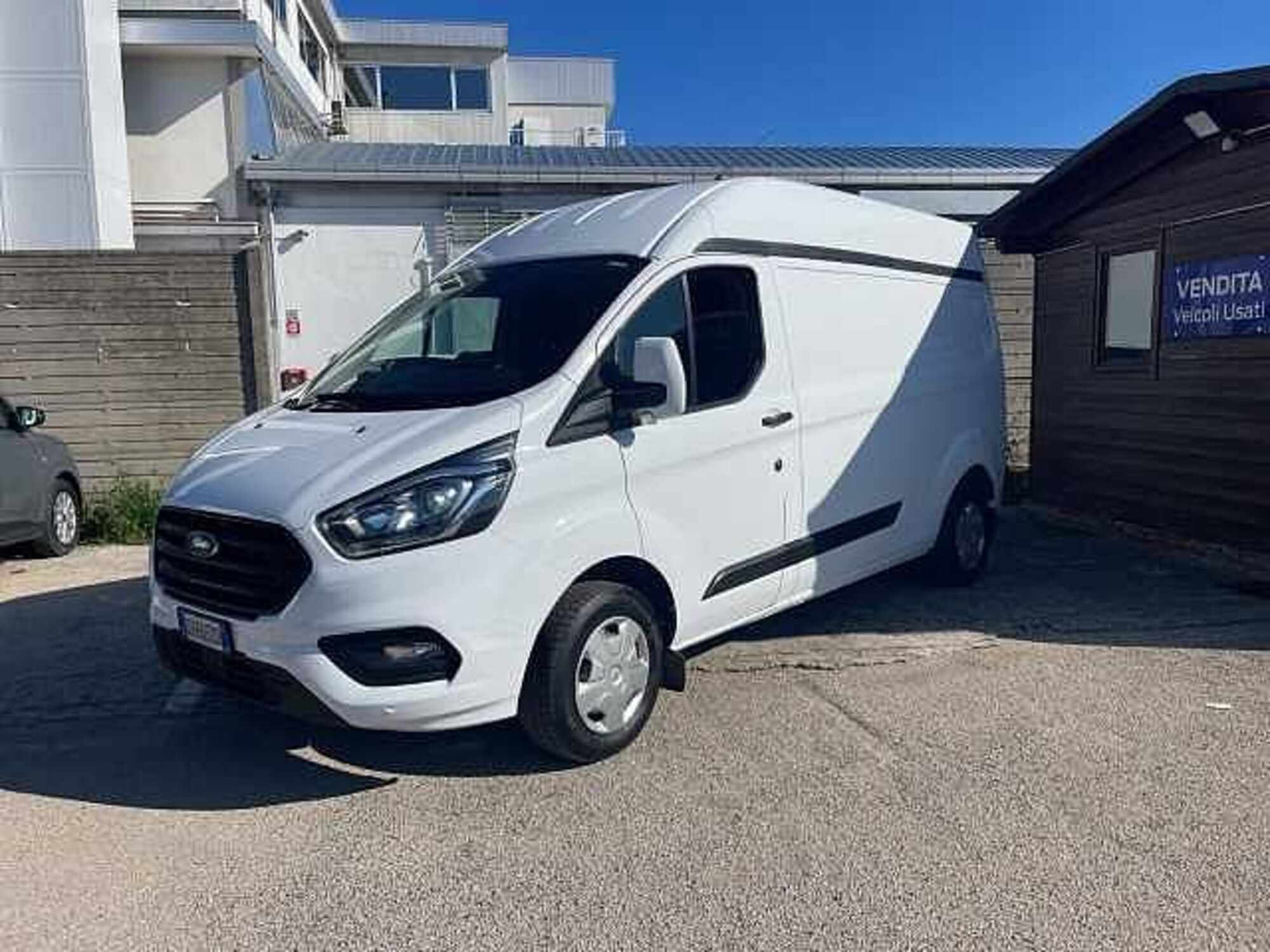 Ford Transit Custom Furgone 300 2.0 EcoBlue 130 PC Furgone Trend  del 2021 usata a Pescara