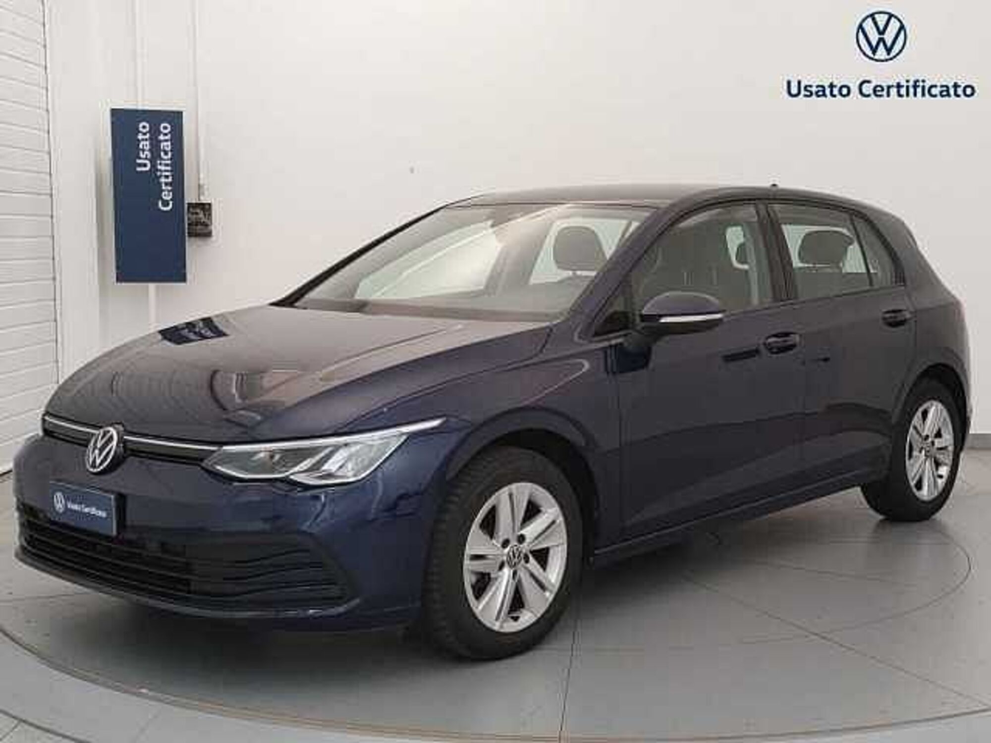 Volkswagen Golf 1.0 eTSI EVO DSG Life del 2021 usata a Busto Arsizio