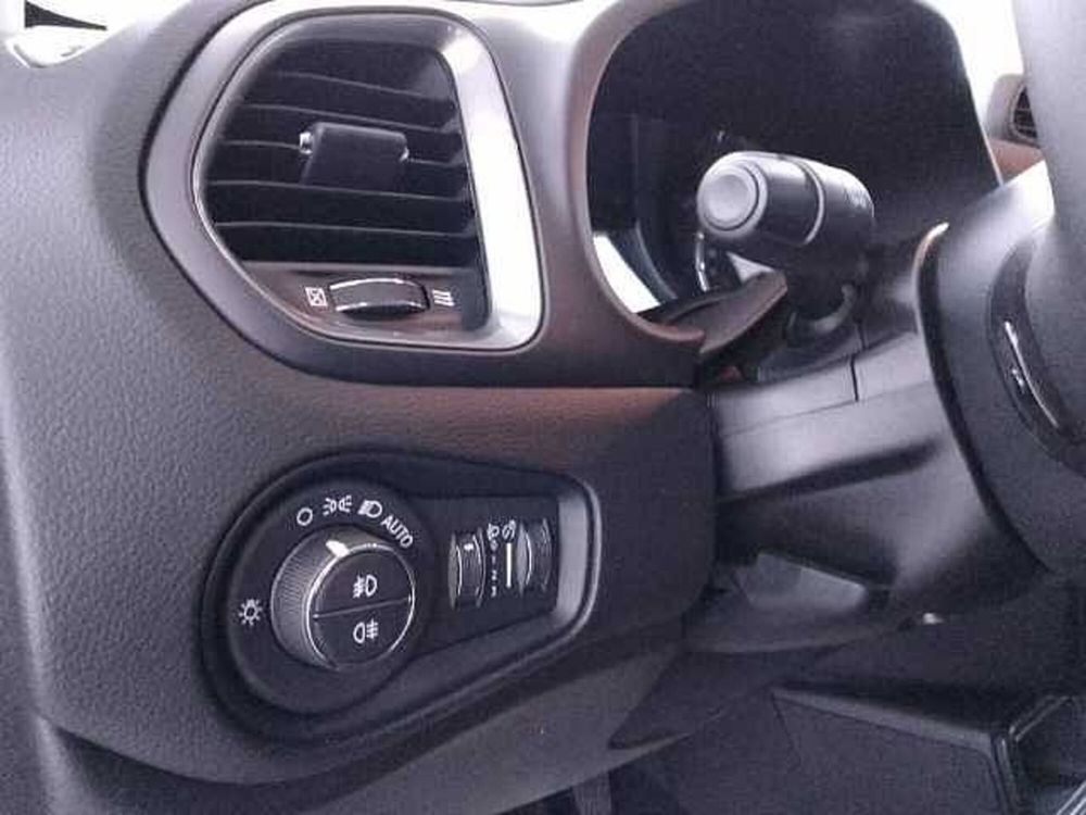 Jeep Renegade nuova a Cuneo (18)