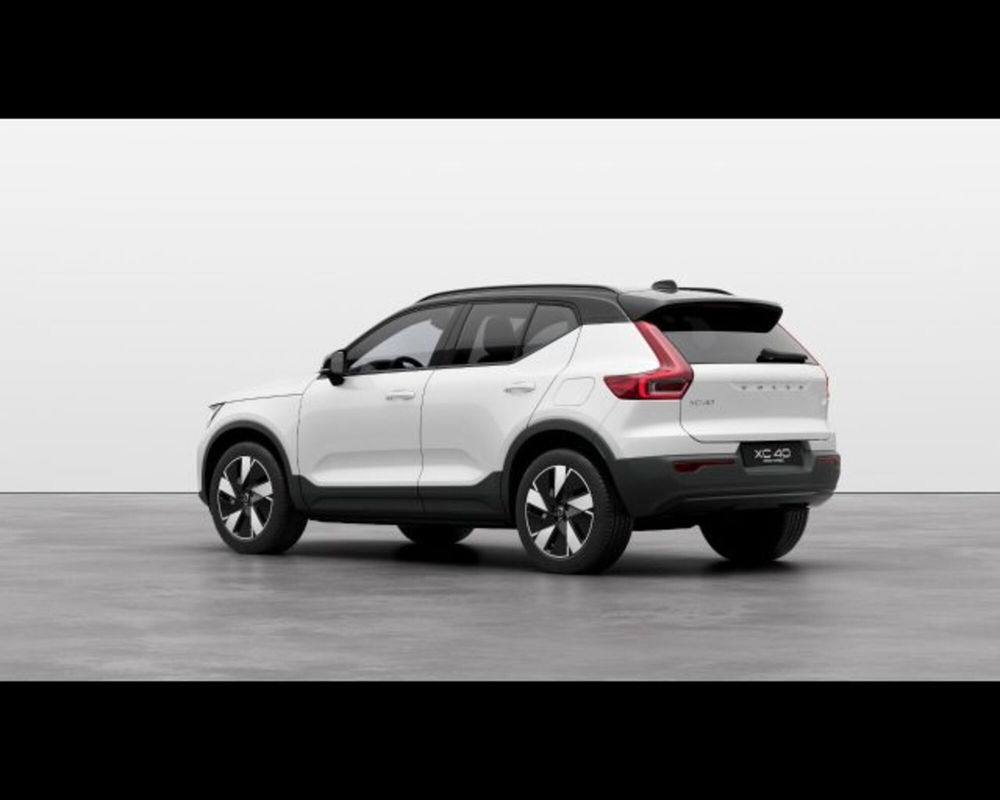 Volvo XC40 Recharge Pure Elect. Single Motor Exten. Range RWD Plus nuova a Conegliano (3)