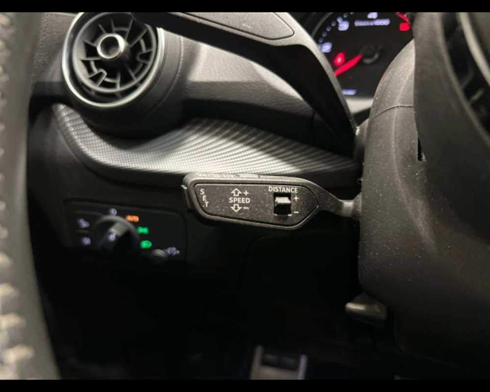 Audi Q2 Q2 30 TDI Identity Black  del 2019 usata a Conegliano (5)